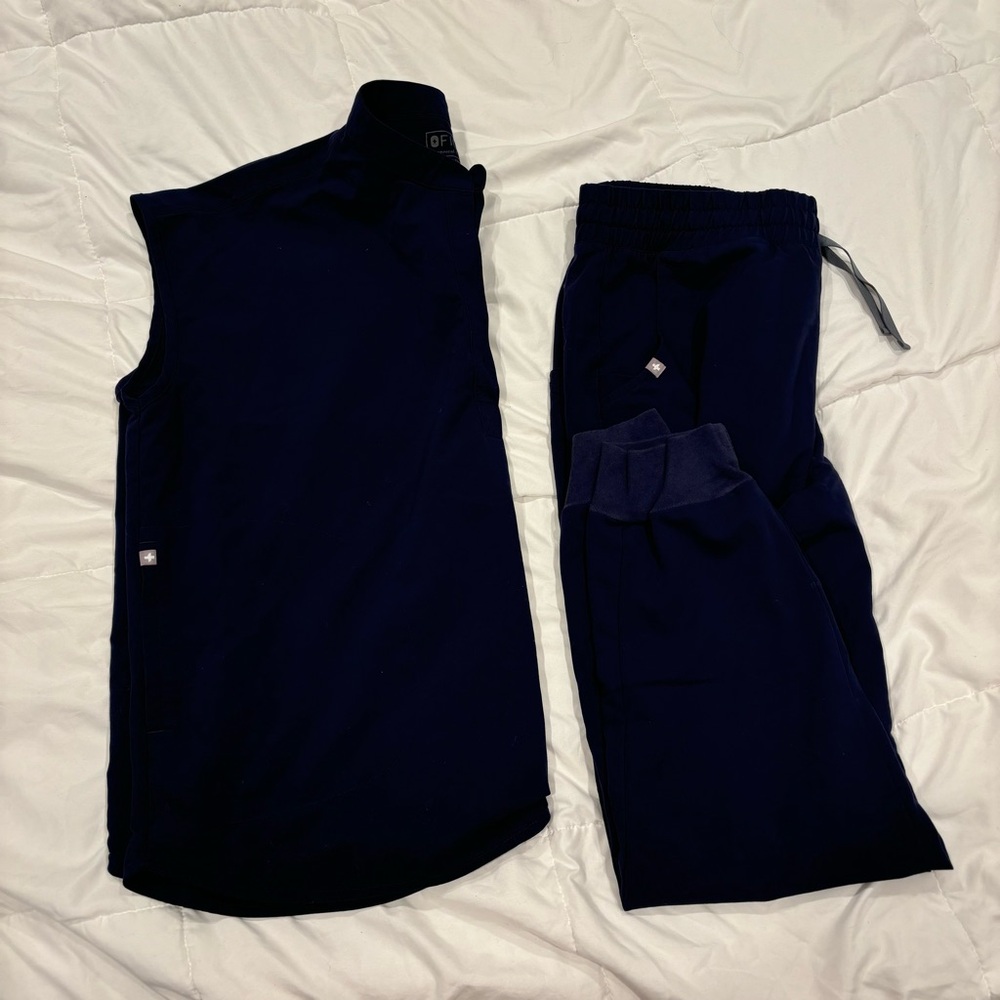 Navy blue Rafaela top in XL and navy blue joggers XL/Tall
